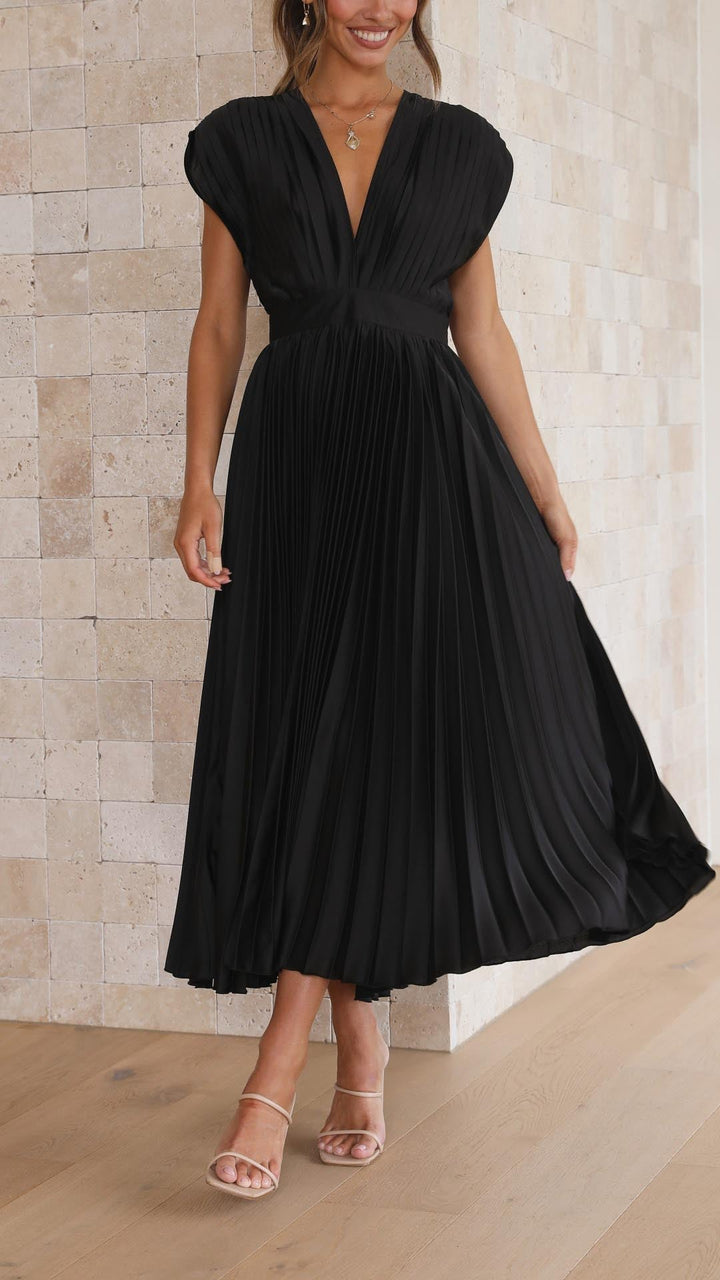 Bella | Pleated Elegance