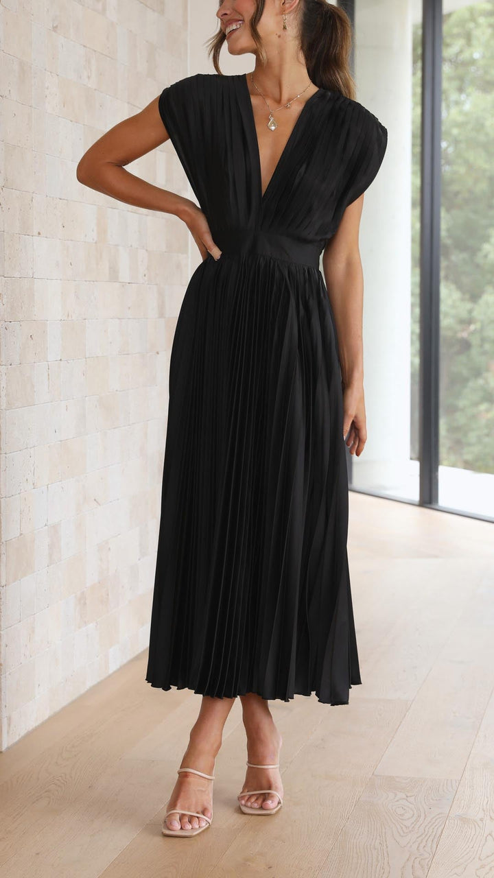 Bella | Pleated Elegance
