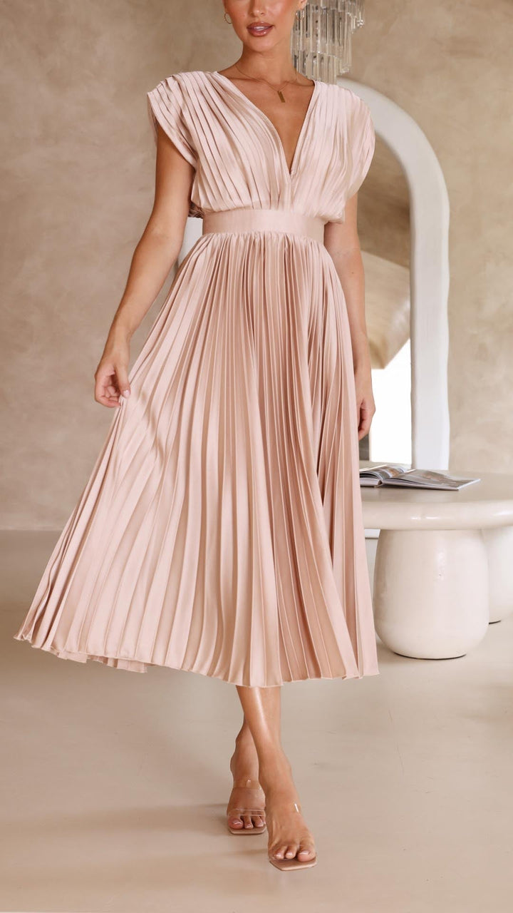 Bella | Pleated Elegance