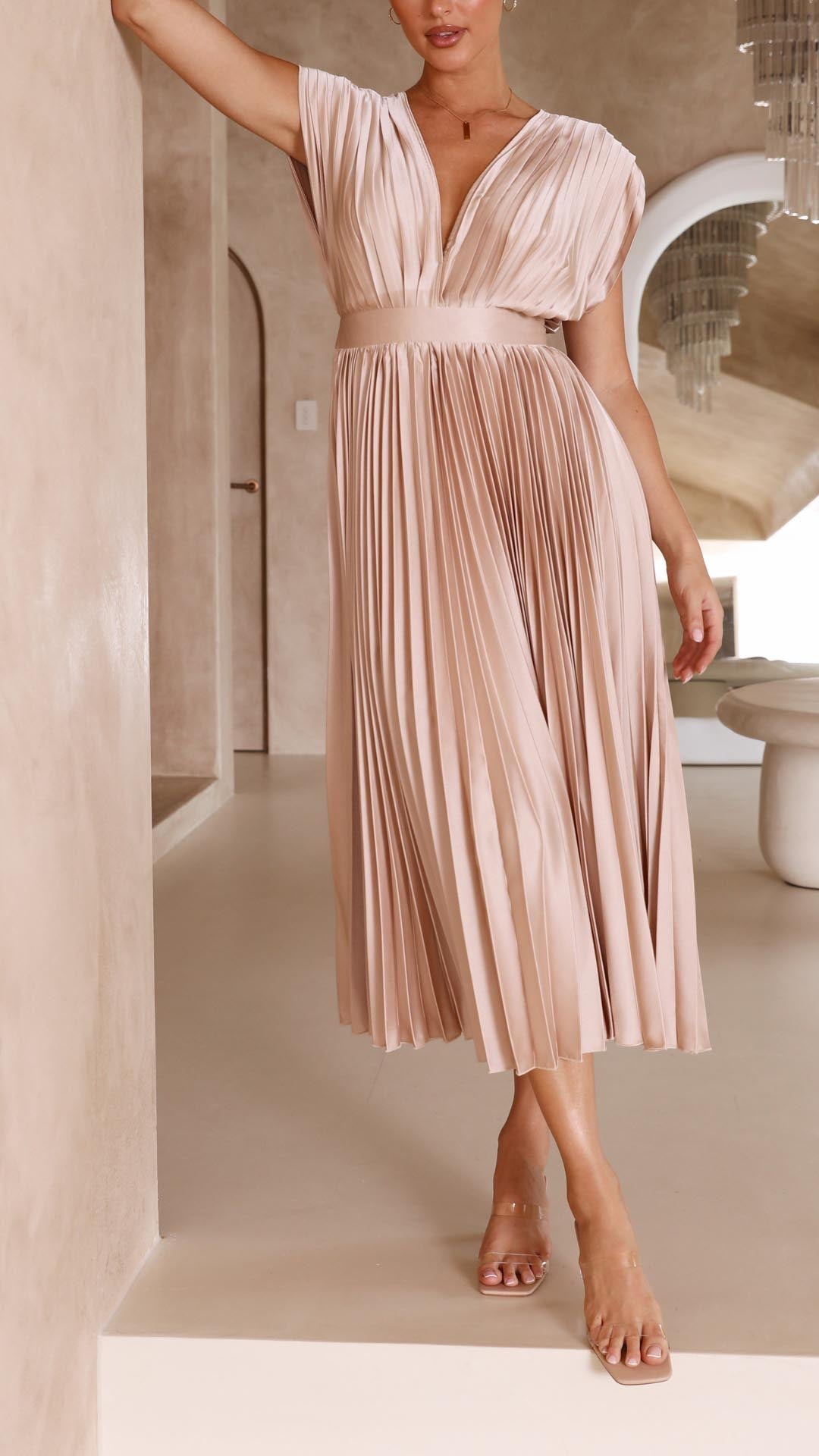 Bella | Pleated Elegance
