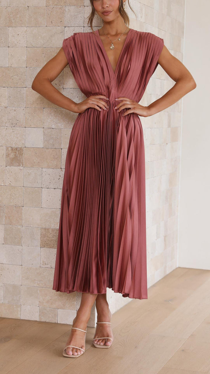 Bella | Pleated Elegance