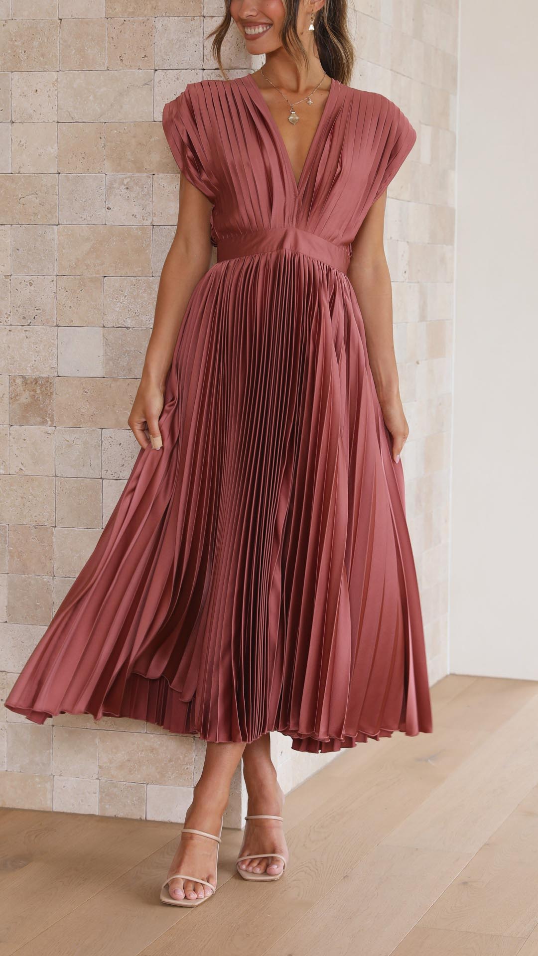 Bella | Pleated Elegance