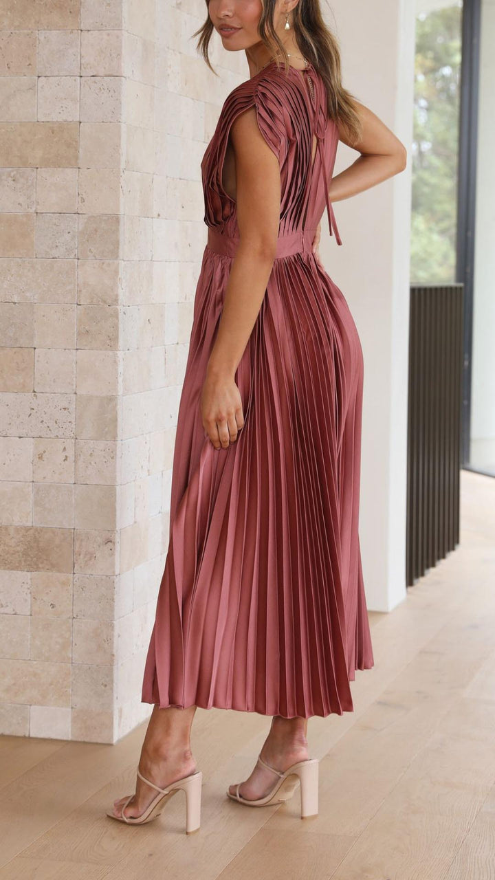 Bella | Pleated Elegance